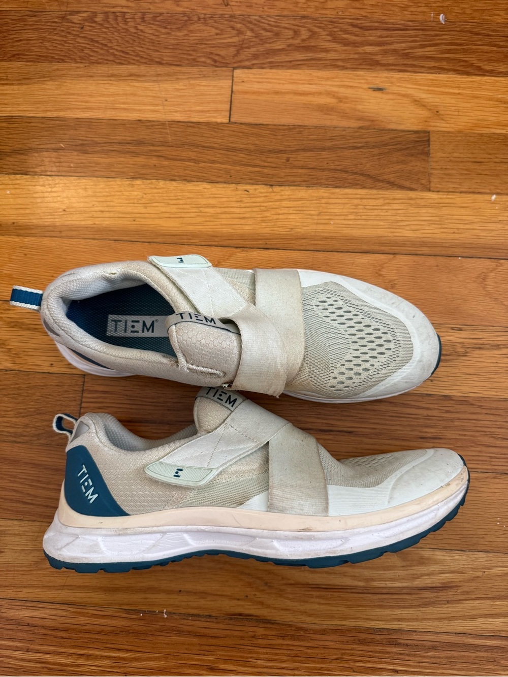 Time bike and fitness shoe women’s 9.5 white and blue